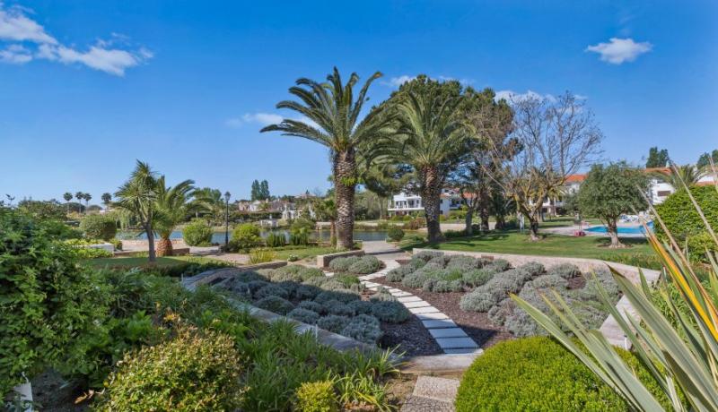 Lakeside Garden Apartment