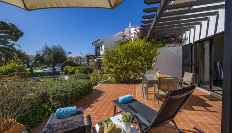 Lakeside Garden Apartment