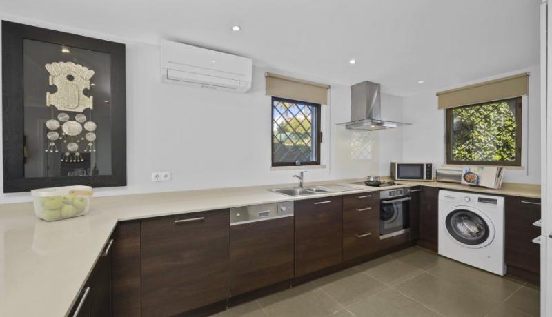 Lakeside Garden Apartment