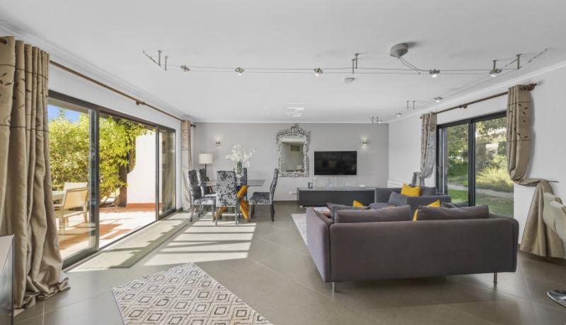 Lakeside Garden Apartment