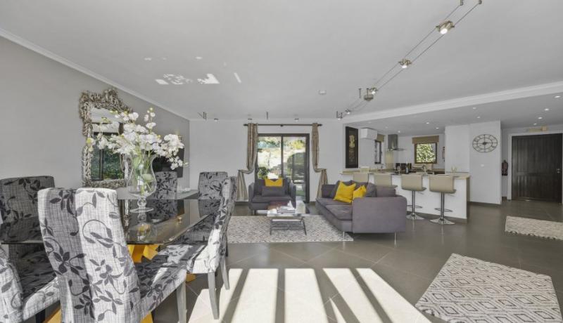 Lakeside Garden Apartment