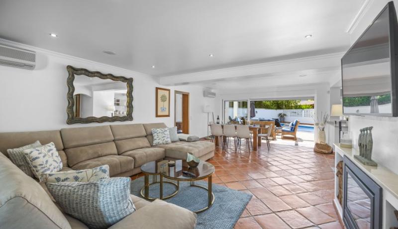 Villa Aurora