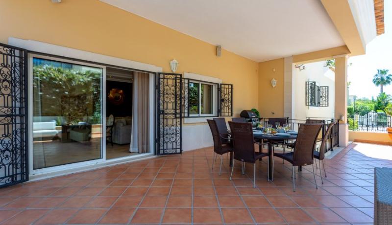 Villa Cyan