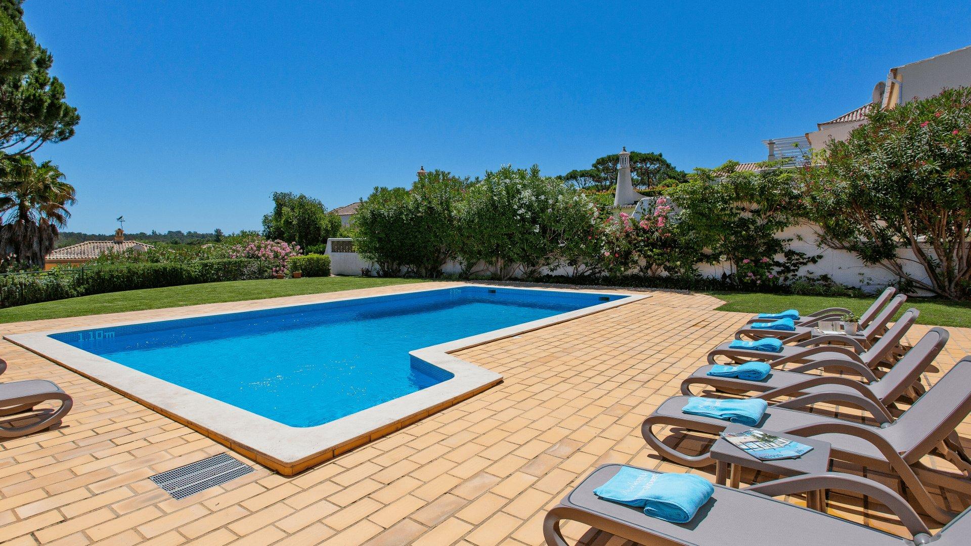 Villa Andida  - Valverde, Quinta do Lago, Algarve - Villa_Andida_Poolside_2.jpg