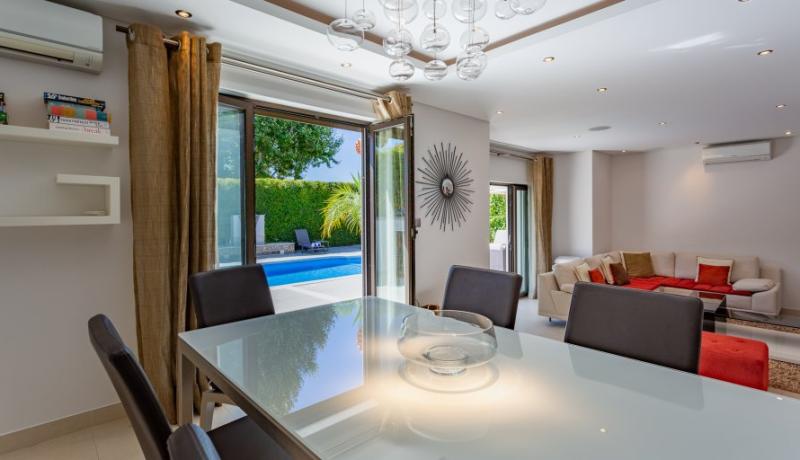 Villa Blue Star