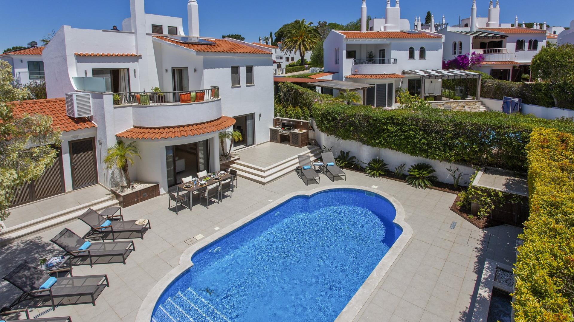 Villa Blue Star - Lakeside Village, Quinta do Lago, Algarve - Villa_Blue_Star_Exterior_1.jpg