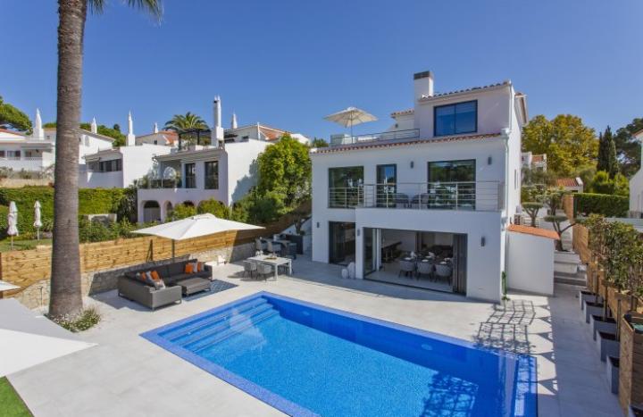 Make 2021 the year for an Algarve villa holiday