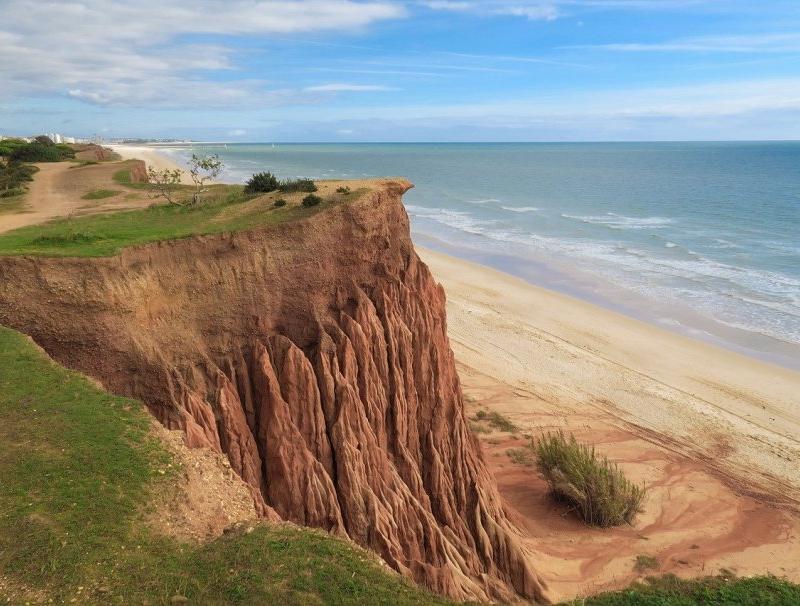 A 2021 Algarve villa holiday is within reach!