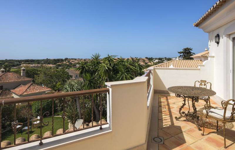 Exploring Pinheiros Altos 