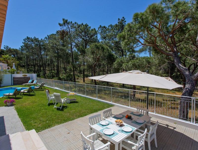 Exploring Vale do Garrão  