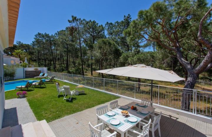 Exploring Vale do Garrão  