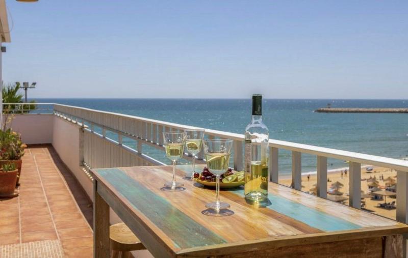 The benefits of a sea view in the Algarve