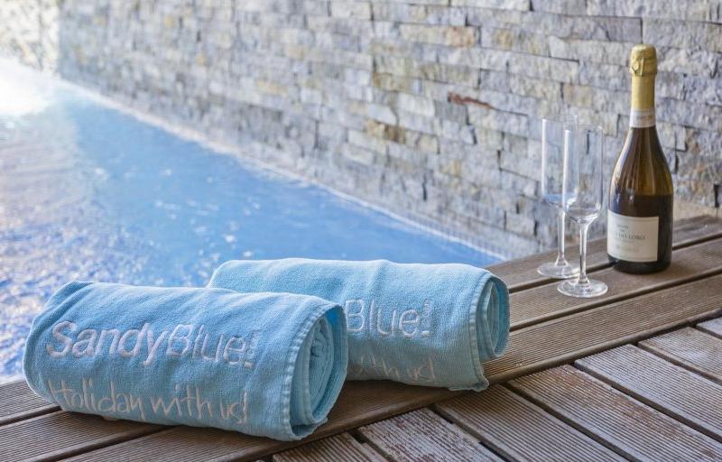 Couples holidays in the Algarve - love is in the air!