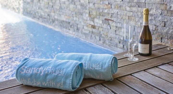 Couples holidays in the Algarve - love is in the air!